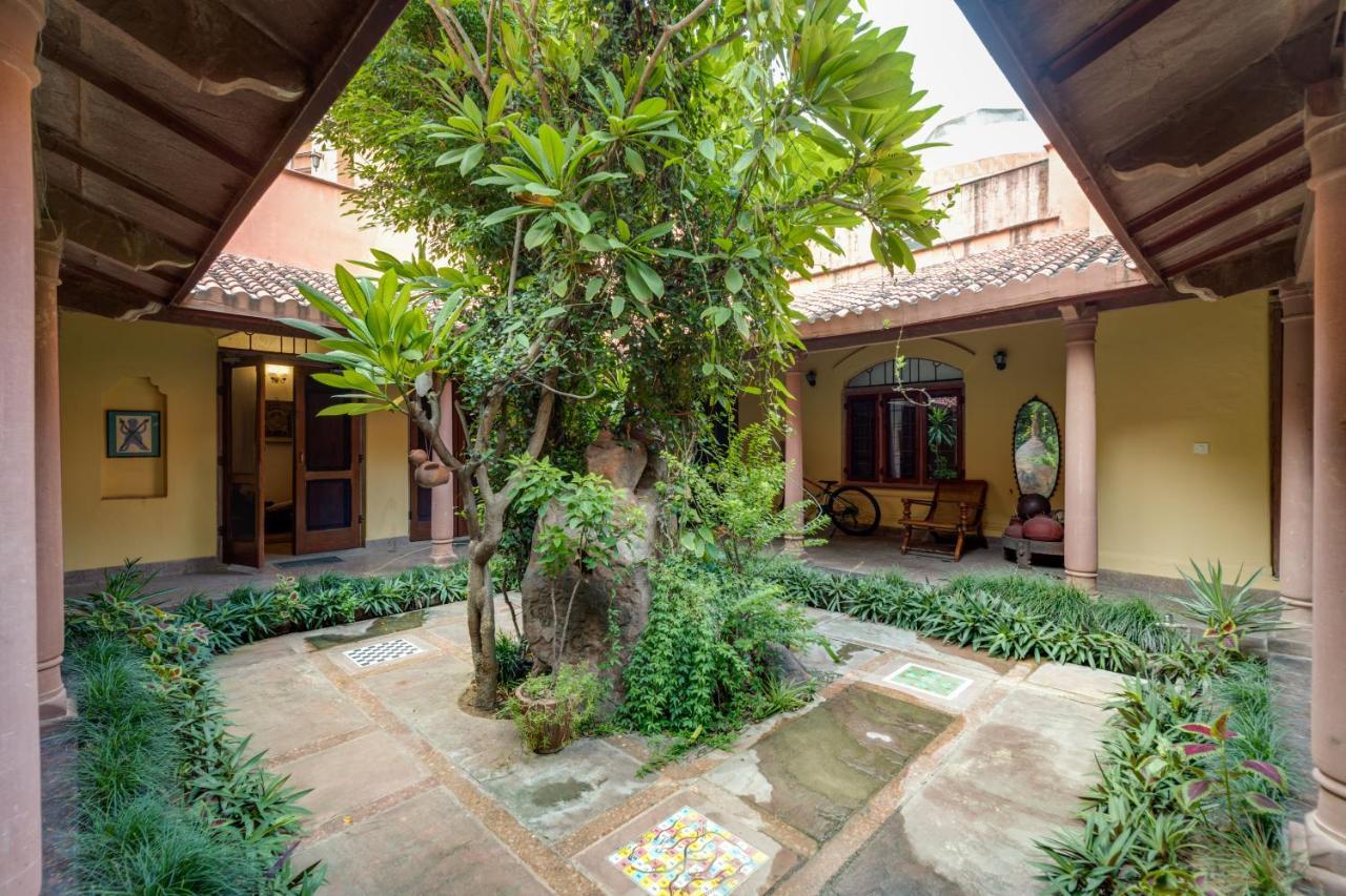 Hostie Chinar Haveli - Heritage Home With Pool, Gurgaon Exterior photo